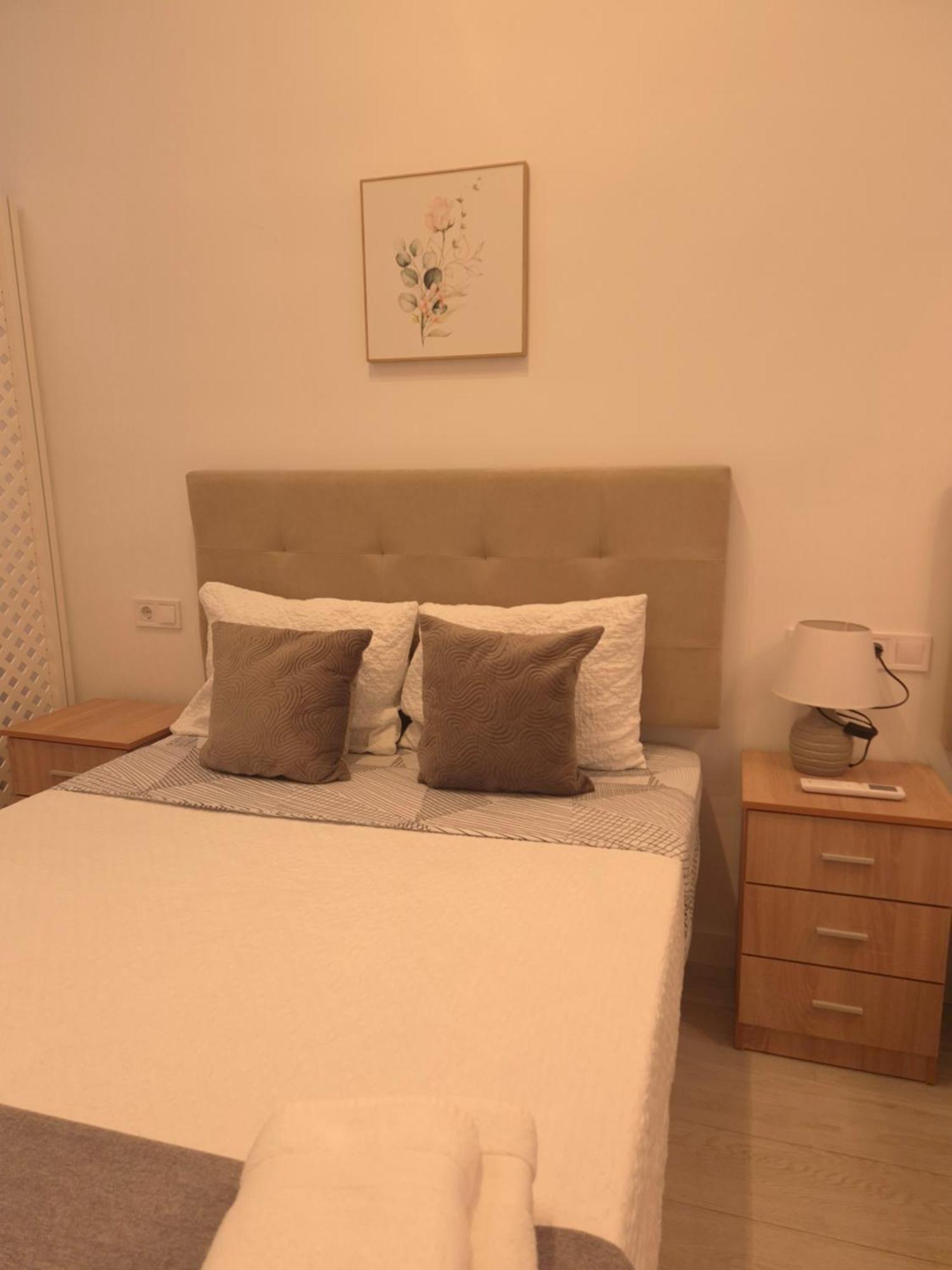 Suites Recien Reformadas Vista Alegre Madrid Extérieur photo